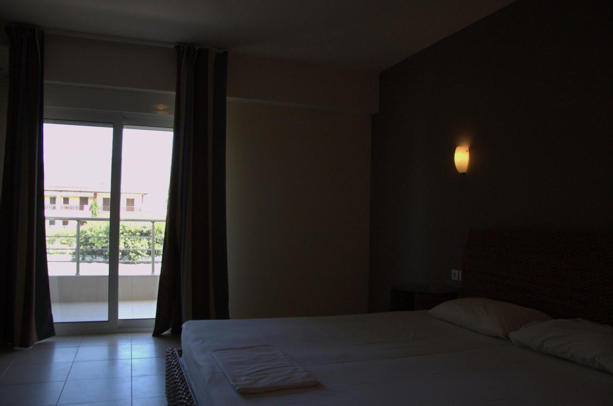 Hotel Sarti Beach Luaran gambar